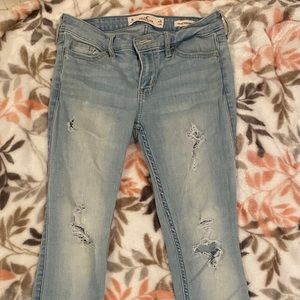Hollister Ripped Skinny jeans